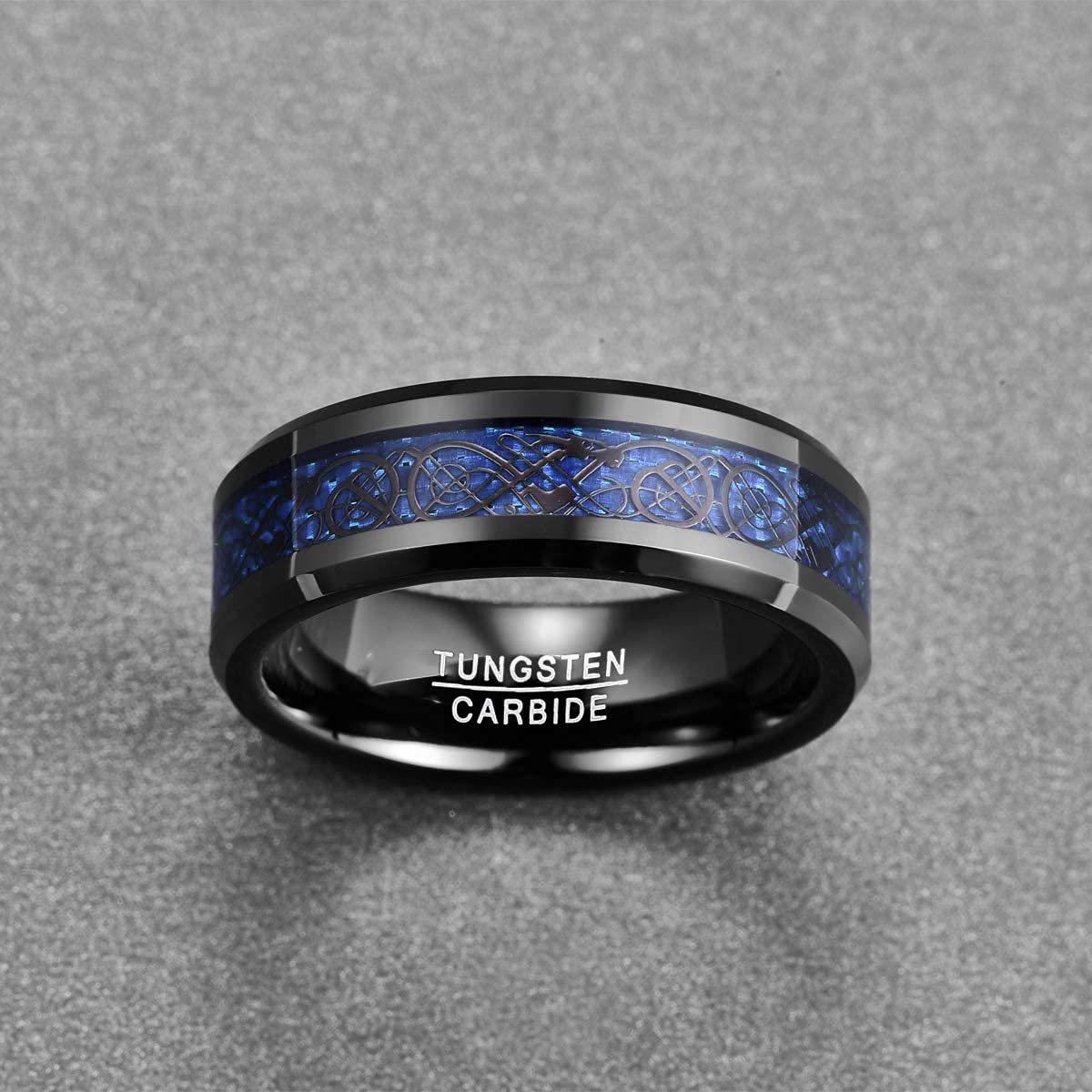 Schwarzer Wolfram-Ring mit keltischen Drachen für Männer: Blau Kohlefaser Poliert (8mm)