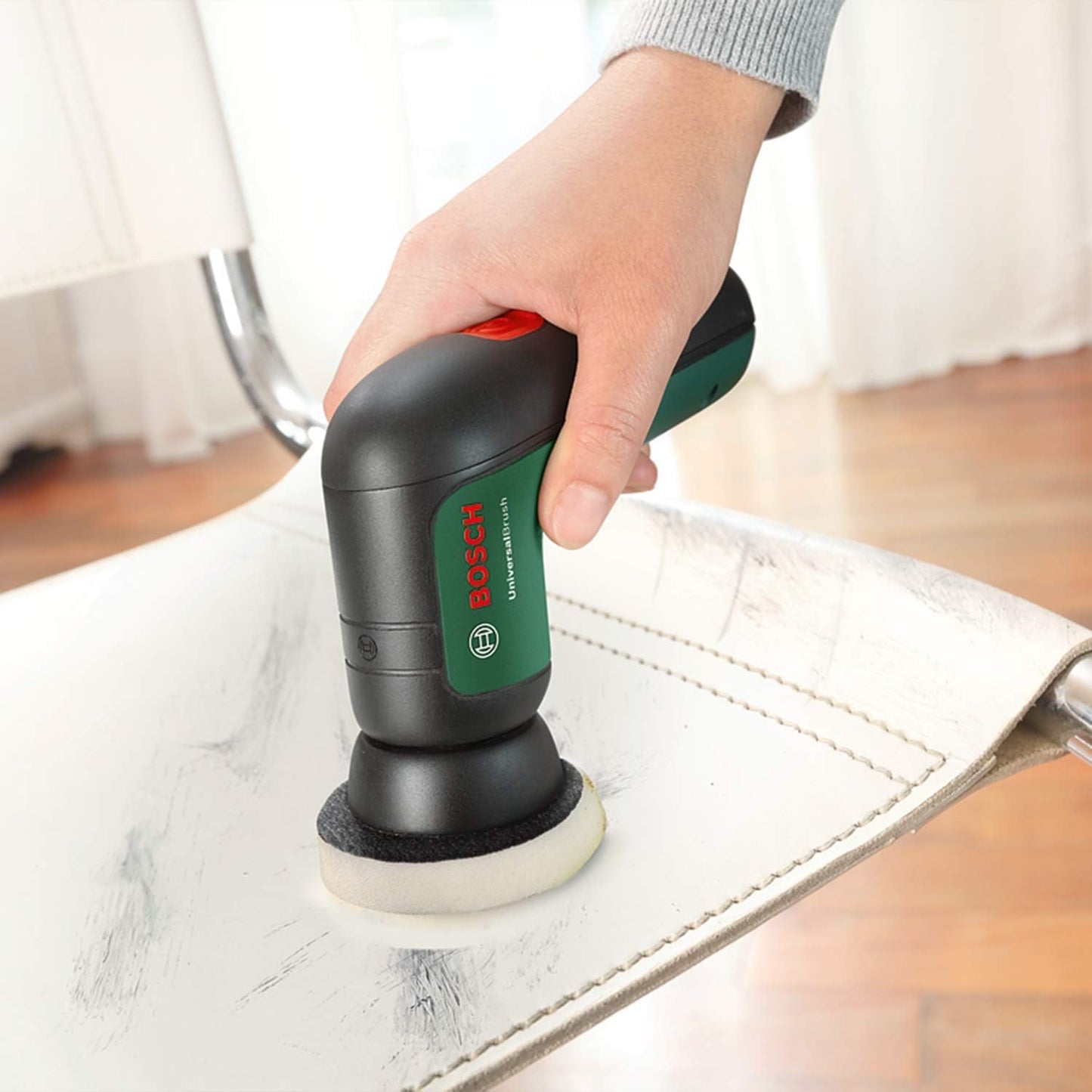 Bosch Home and Garden Akku-Reinigungsbürste mit 4 Reinigungsaufsätze, USB-Aufladung
