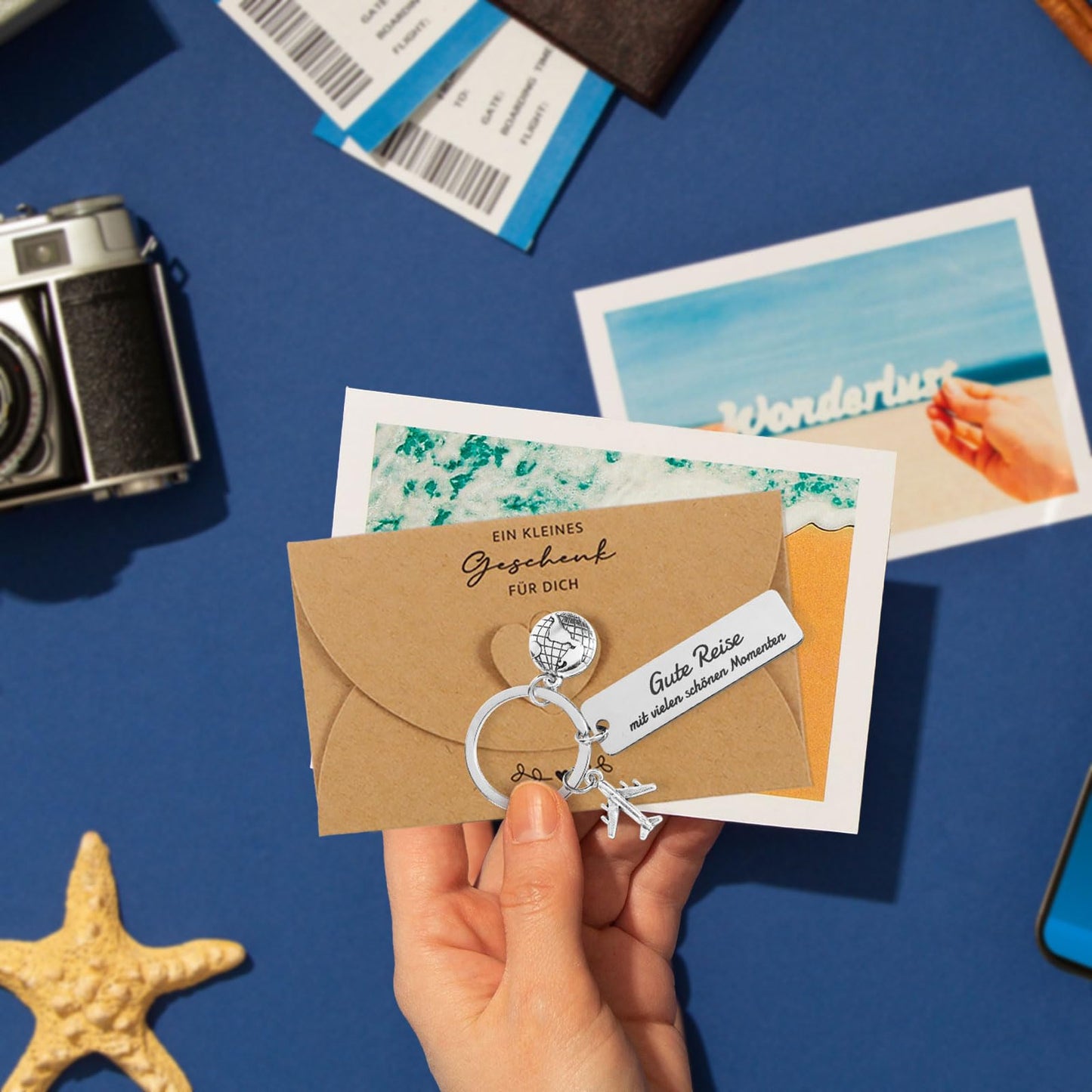 Keychain gift 'Have a good trip with many beautiful moments' for travelers
