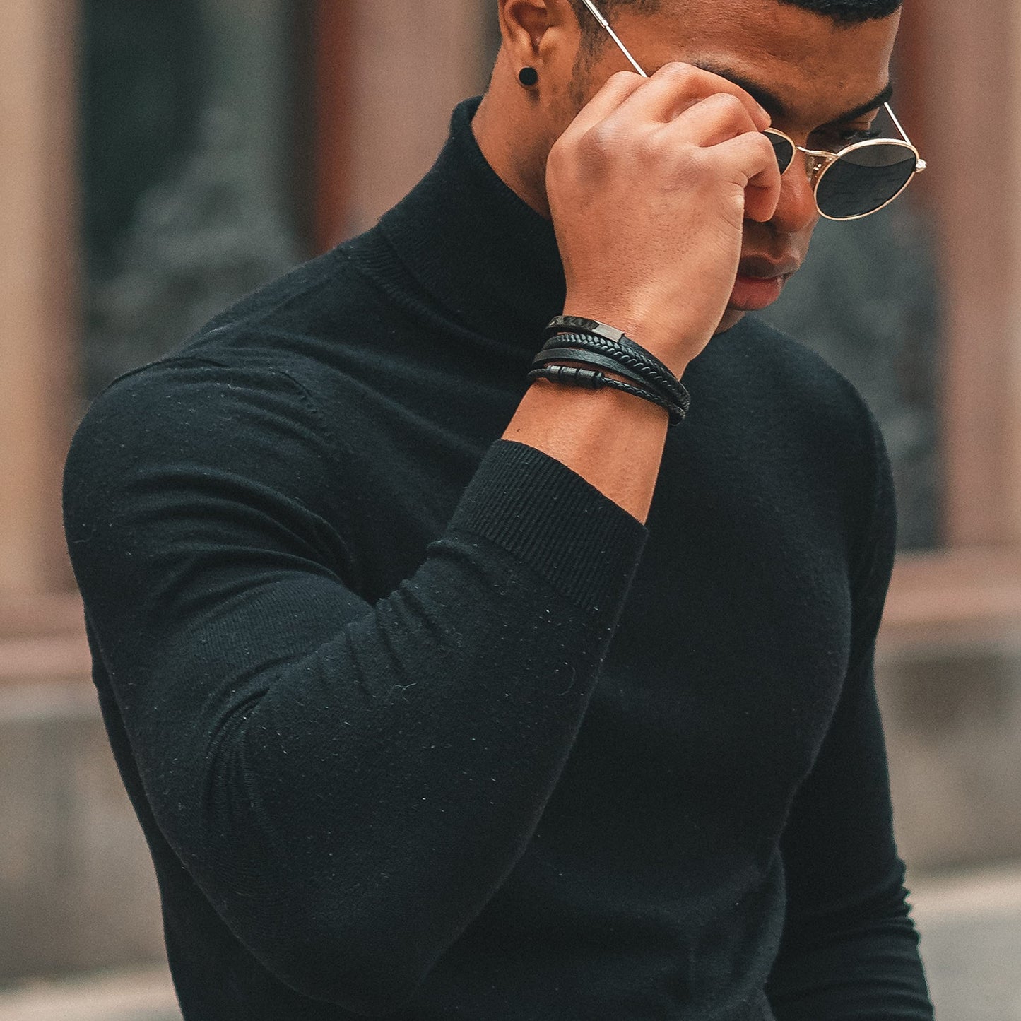 Flecht-Wickelarmband für Herren aus Leder (23cm) in Schwarz: Armschmuck Geschenk