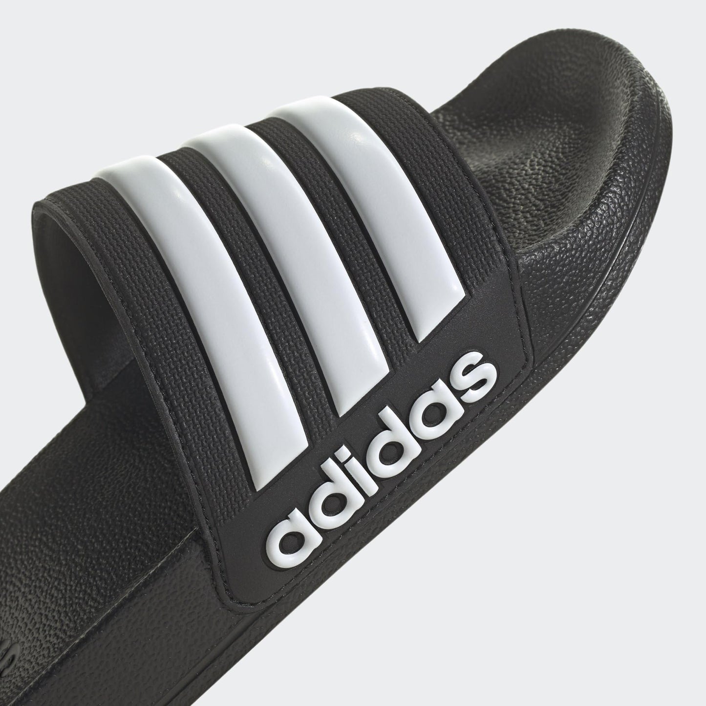 adidas 'Adilette' Shower Slipper: Duschpantoffel in Schwarz-Weiß