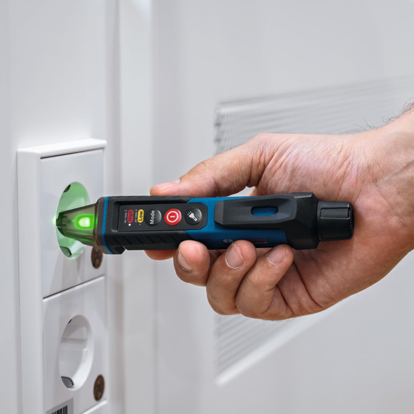 Bosch Elektromessgerät (GVD 1000-17) mit integrierte Taschenlampe & Gürtelclip