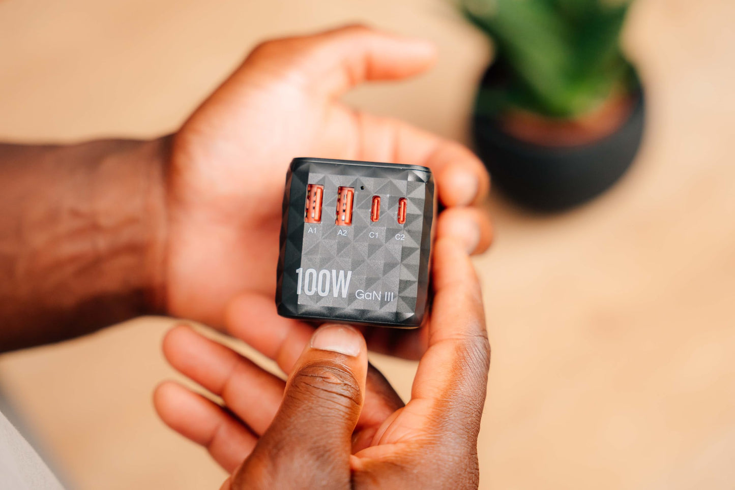 Verbatim UTA‑06 - Universal 5-in-1 travel adapter with GaN technology &amp; fast charging function