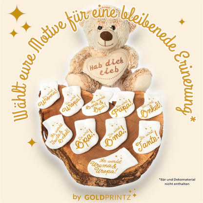 goldprintz I You're going to be a great-grandma and great-grandpa I Pregnancy announcement I Gold printed baby socks I We're having a baby announcement I Pregnancy announcement I Surprise baby news