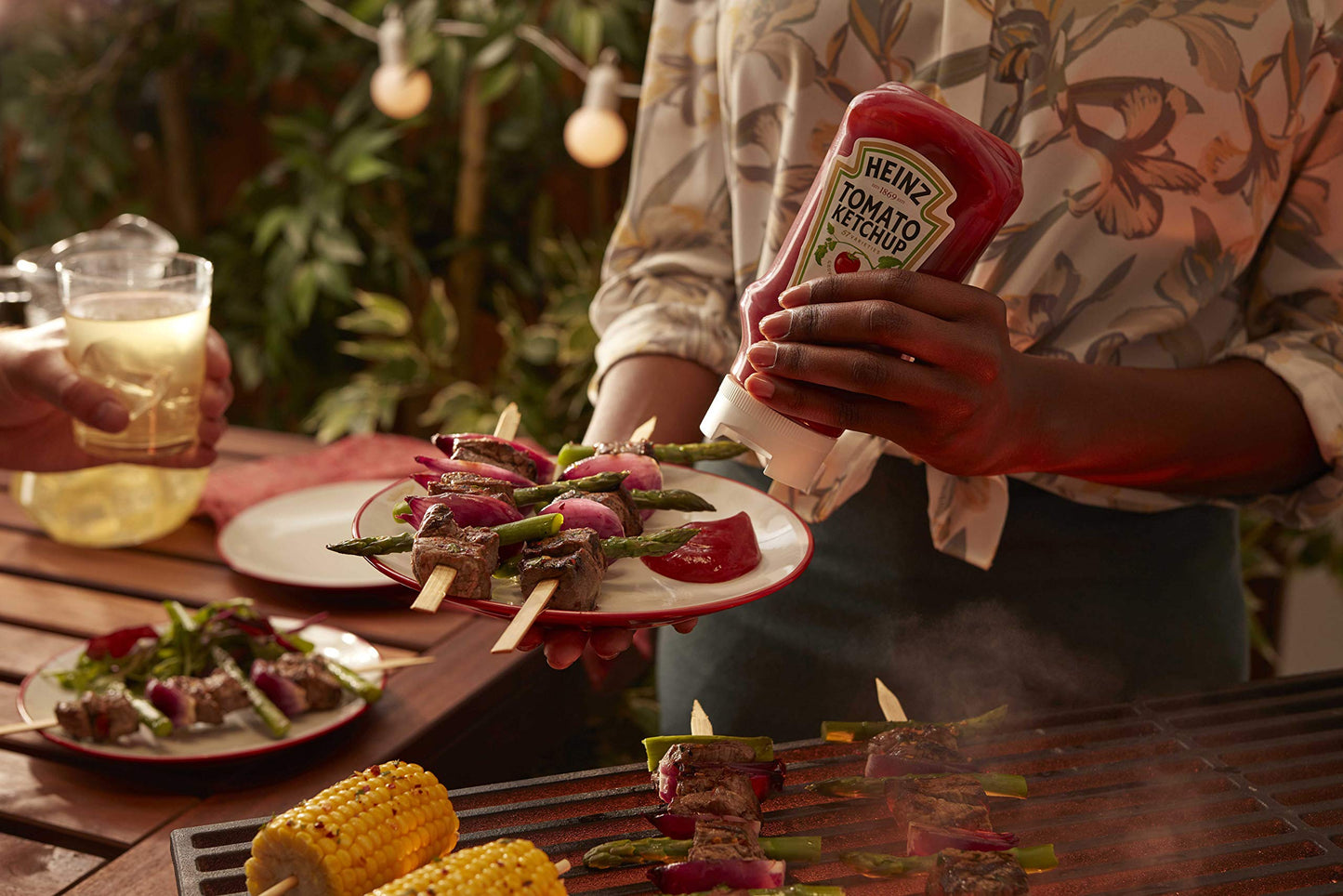 HEINZ Tomato Ketchup (800ml): Upside-down bottle with flip cap